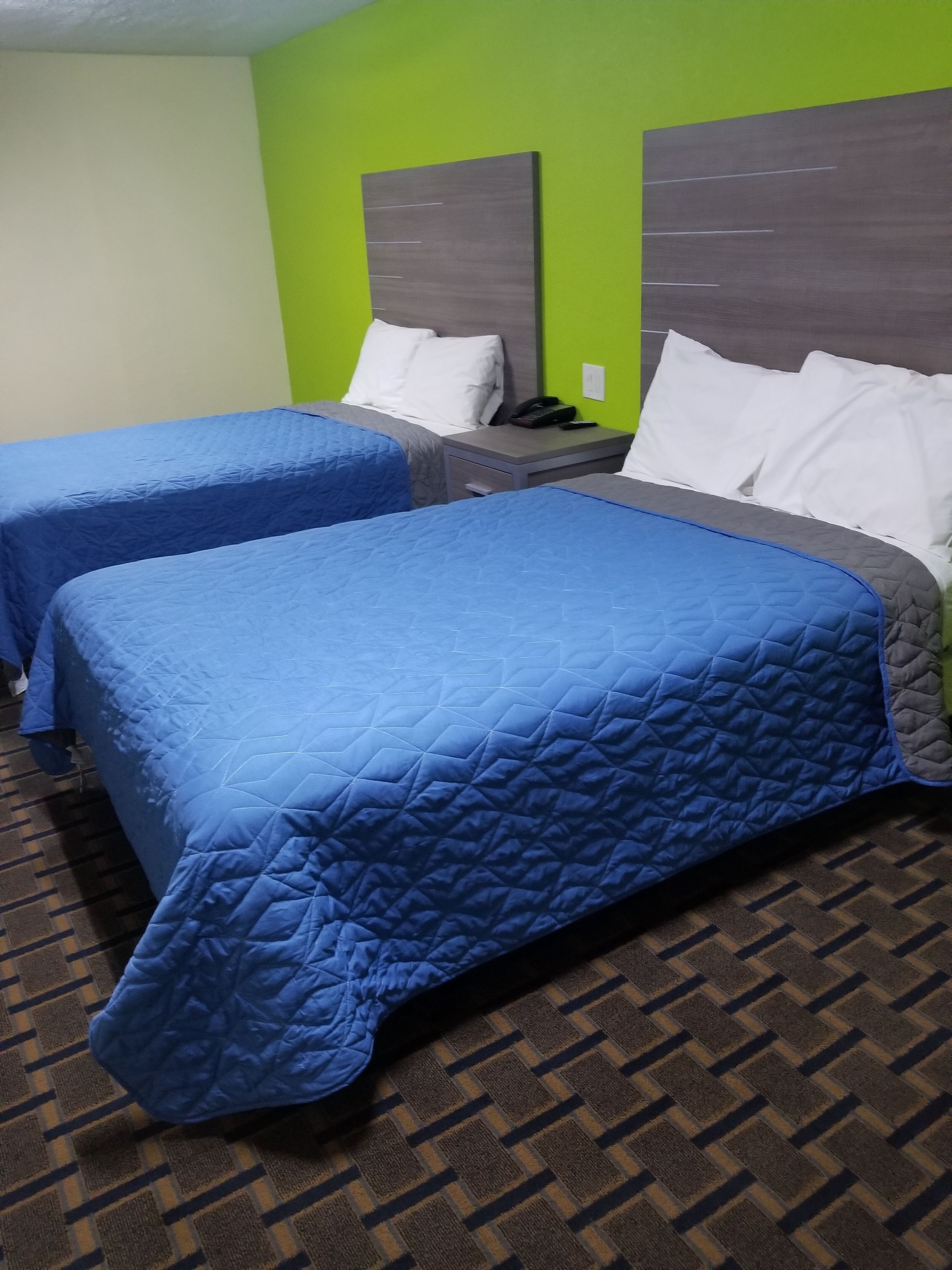 Economy Double Room, 2 Double Beds, Non Smoking | Individually decorated, individually furnished, desk, soundproofing