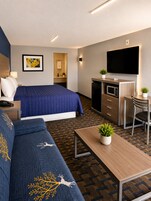 Decoración personalizada, muebles diferentes y escritorio 