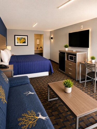AmeriStay Inn &Suites