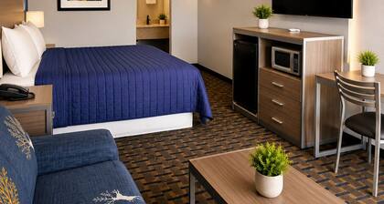AmeriStay Inn &Suites