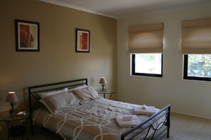 2 bedrooms, bed sheets