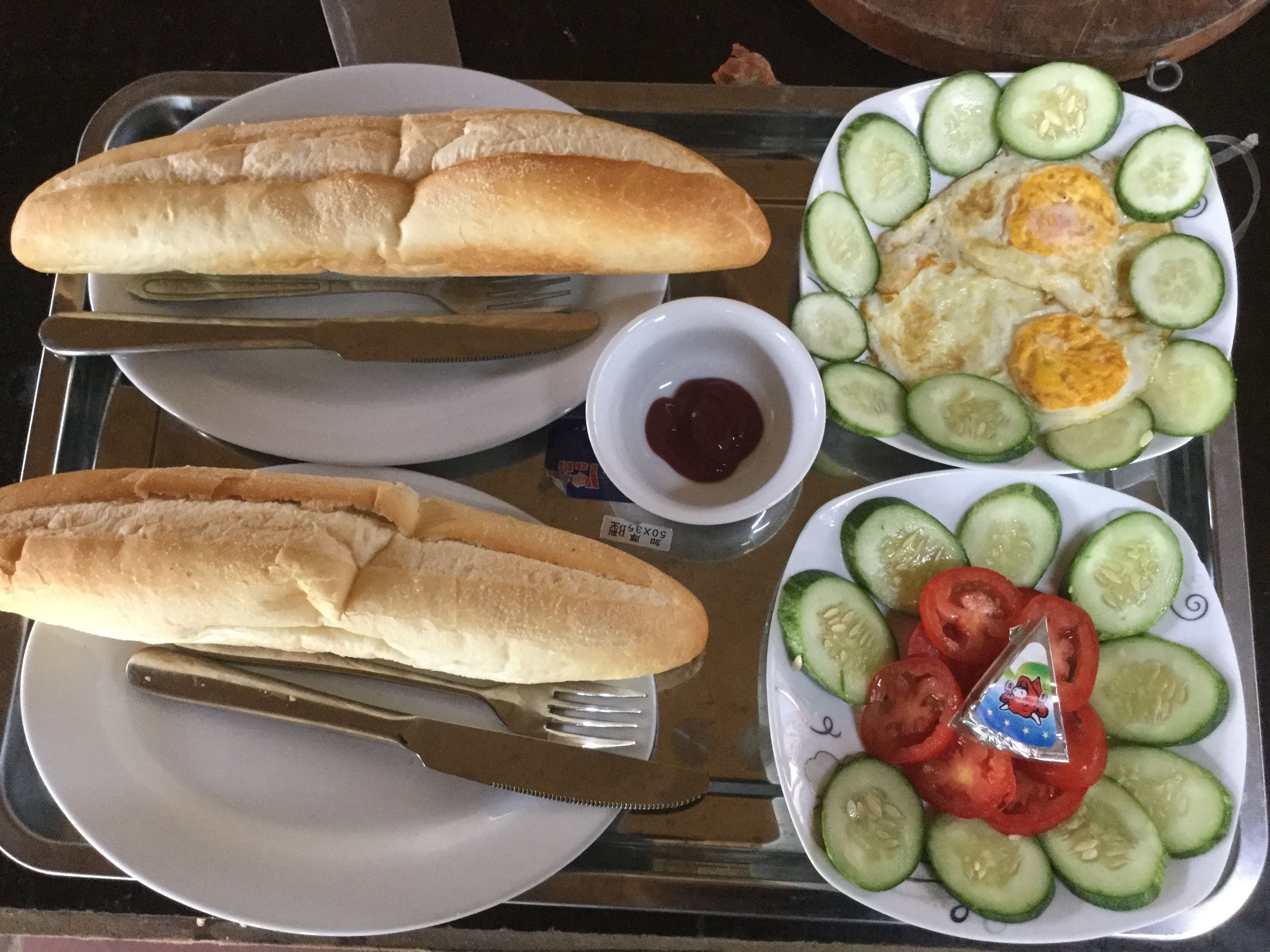 free daily cooked-to-order breakfast