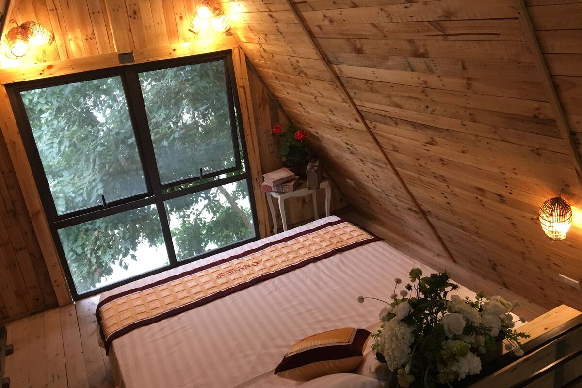 Deluxe-Chalet, 1 Schlafzimmer, Seeblick, Seeseite | Minibar, Schreibtisch, schallisolierte Zimmer, kostenloses WLAN