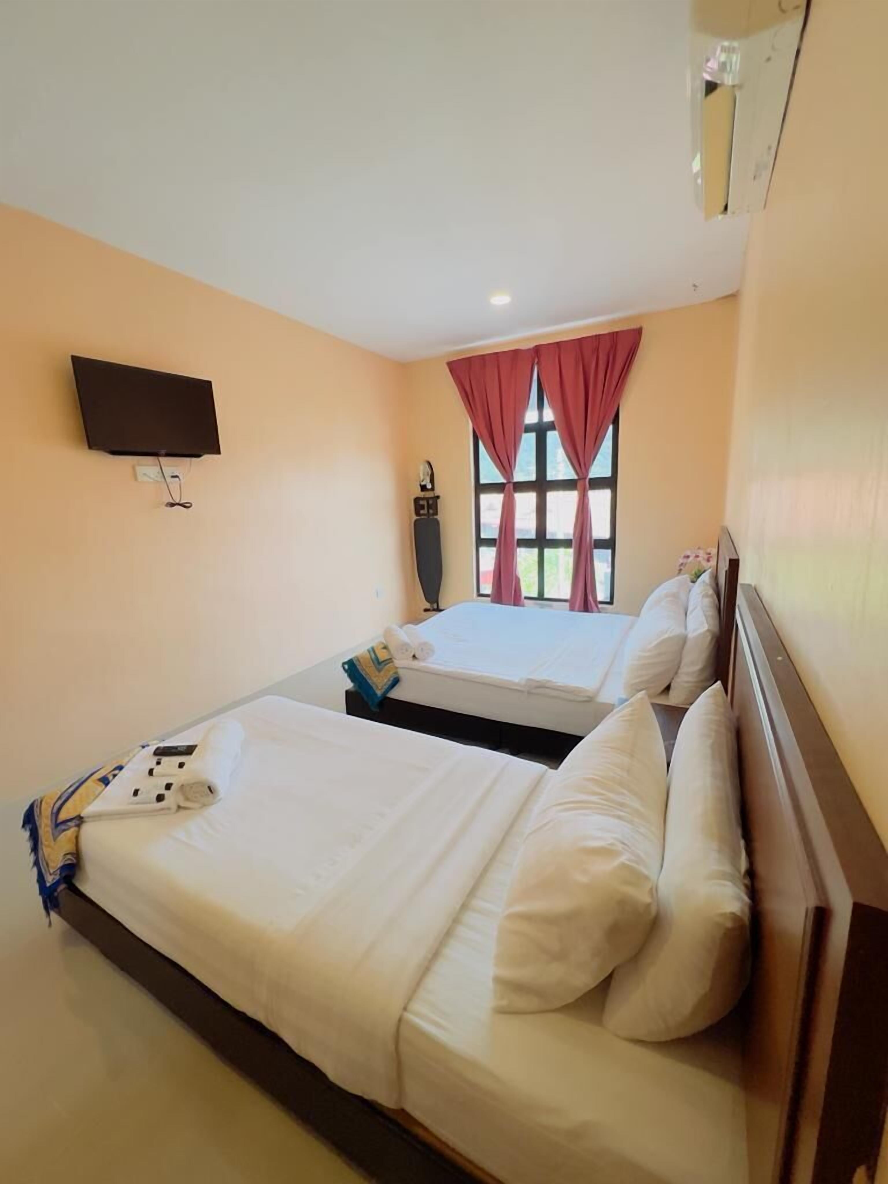 family room | living area | flat-screen tv