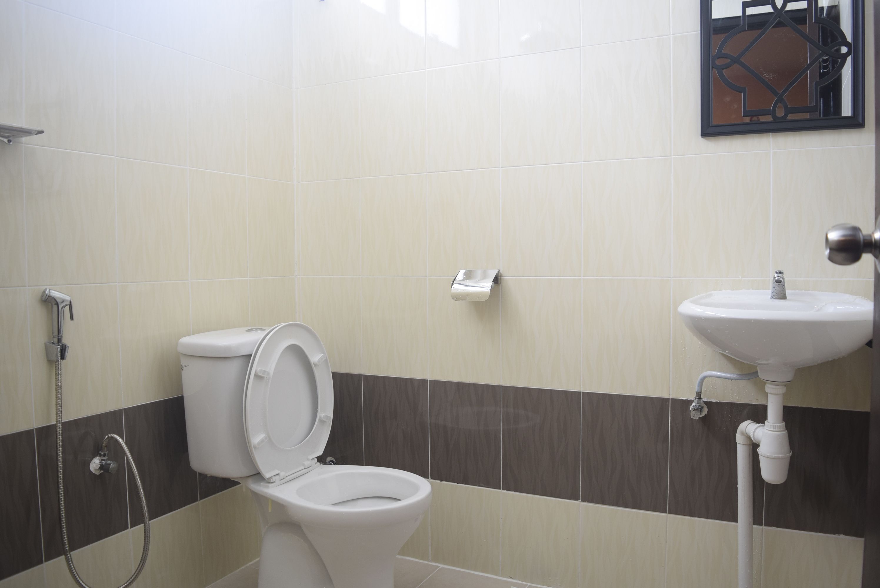 shower, free toiletries, slippers, towels