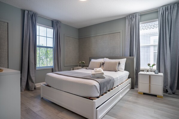 8 bedrooms, WiFi, bed sheets