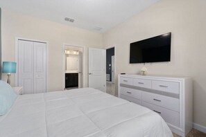 8 bedrooms, WiFi, bed sheets