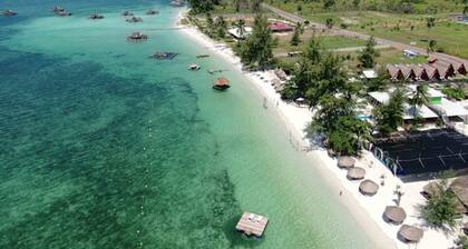 Madu Tiga Beach & Resort