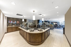 Free daily buffet breakfast - Staybridge Suites Naples – Marco Island by IHG (Naples)