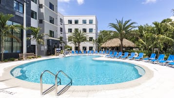 Outdoor pool, pool umbrellas, sun loungers