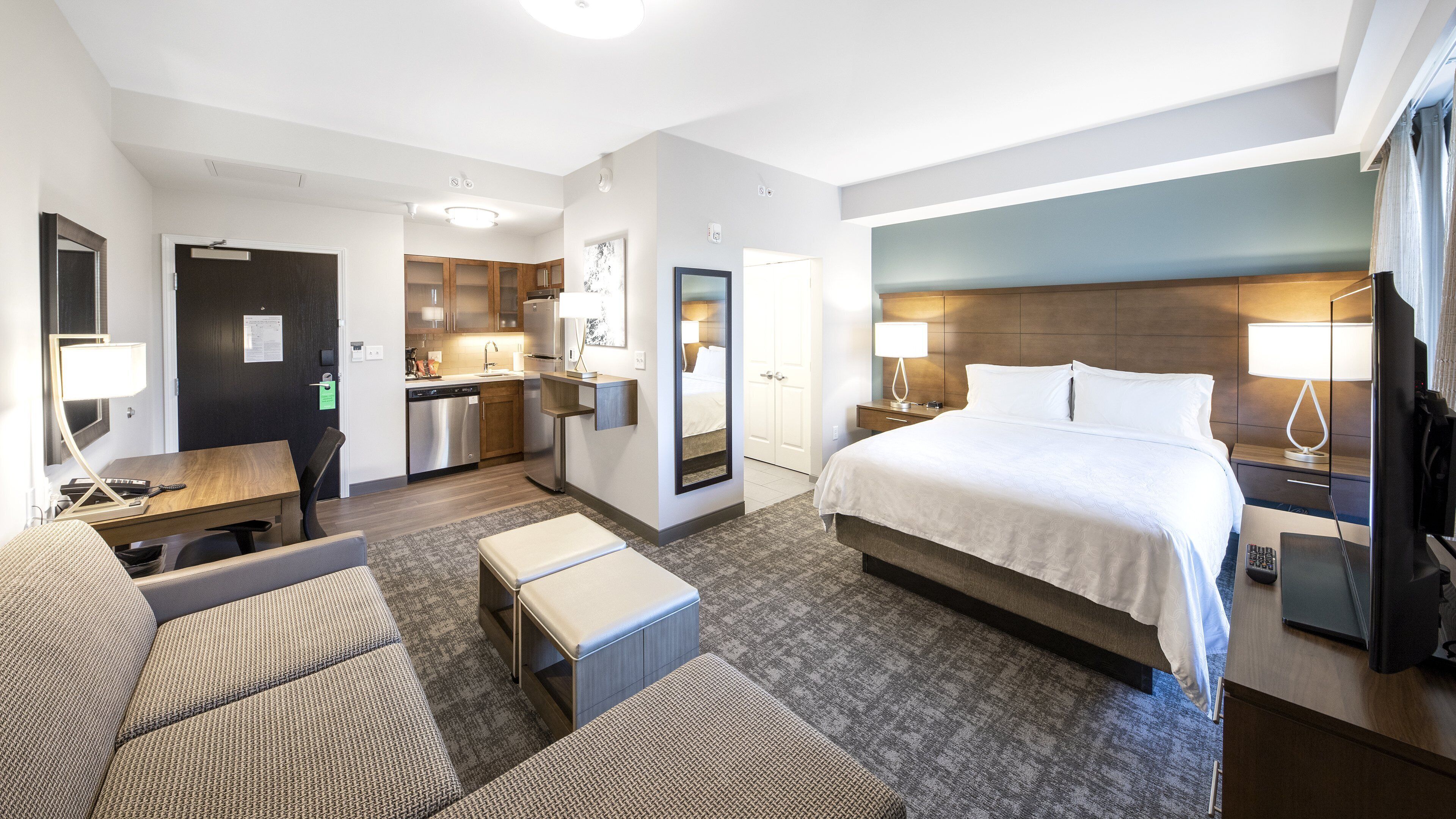 Roupas de cama premium, individualmente mobiliados, escrivaninha