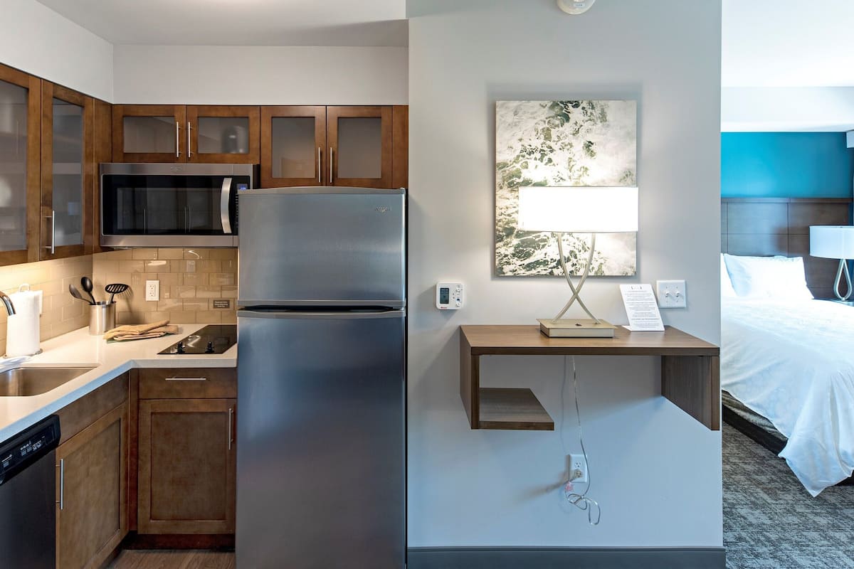 1 bedroom, premium bedding, individually furnished, desk