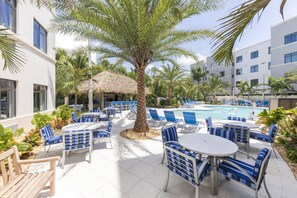 Sundeck - Staybridge Suites Naples – Marco Island by IHG (Naples)