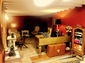 Lobby-Lounge