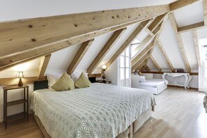 Suite Familiale, 1 très grand lit et 1 canapé-lit (Castle View 9)