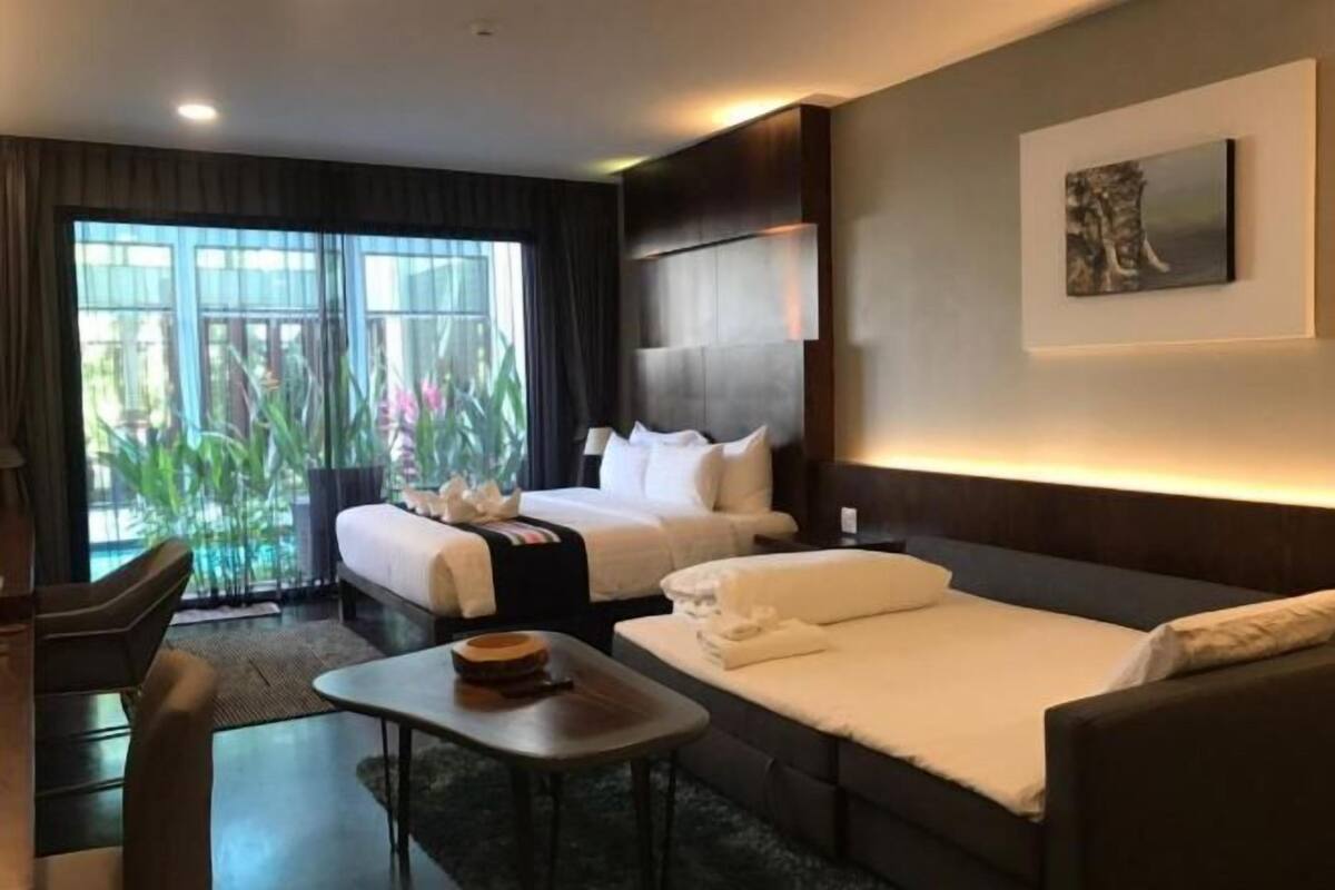 Minibar, in-room safe, desk, blackout drapes