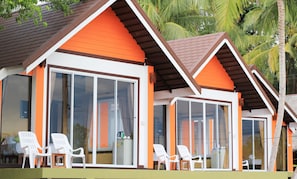 Beach Villa | In-room safe, rollaway beds, free WiFi, bed sheets