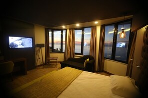 Seprai katun Mesir, seprai premium, minibar, dan meja kerja