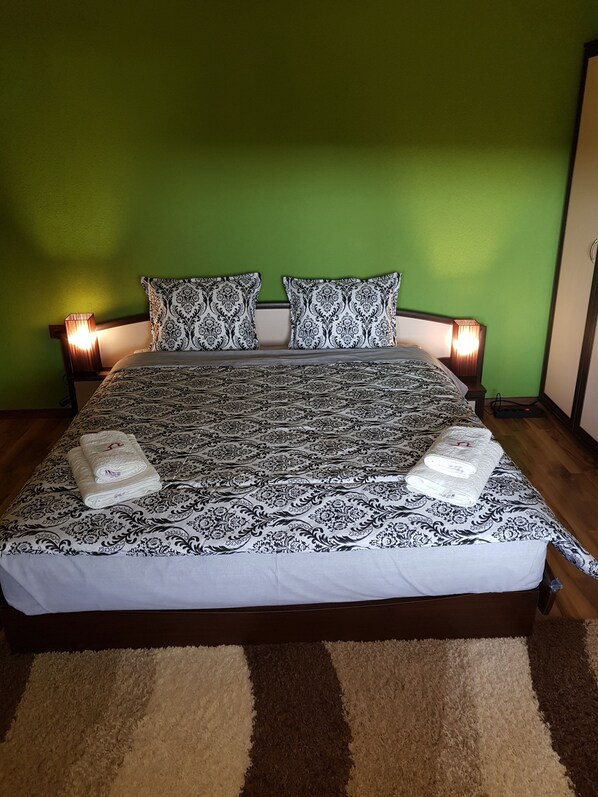 Apartment, Multiple Beds, Non Smoking