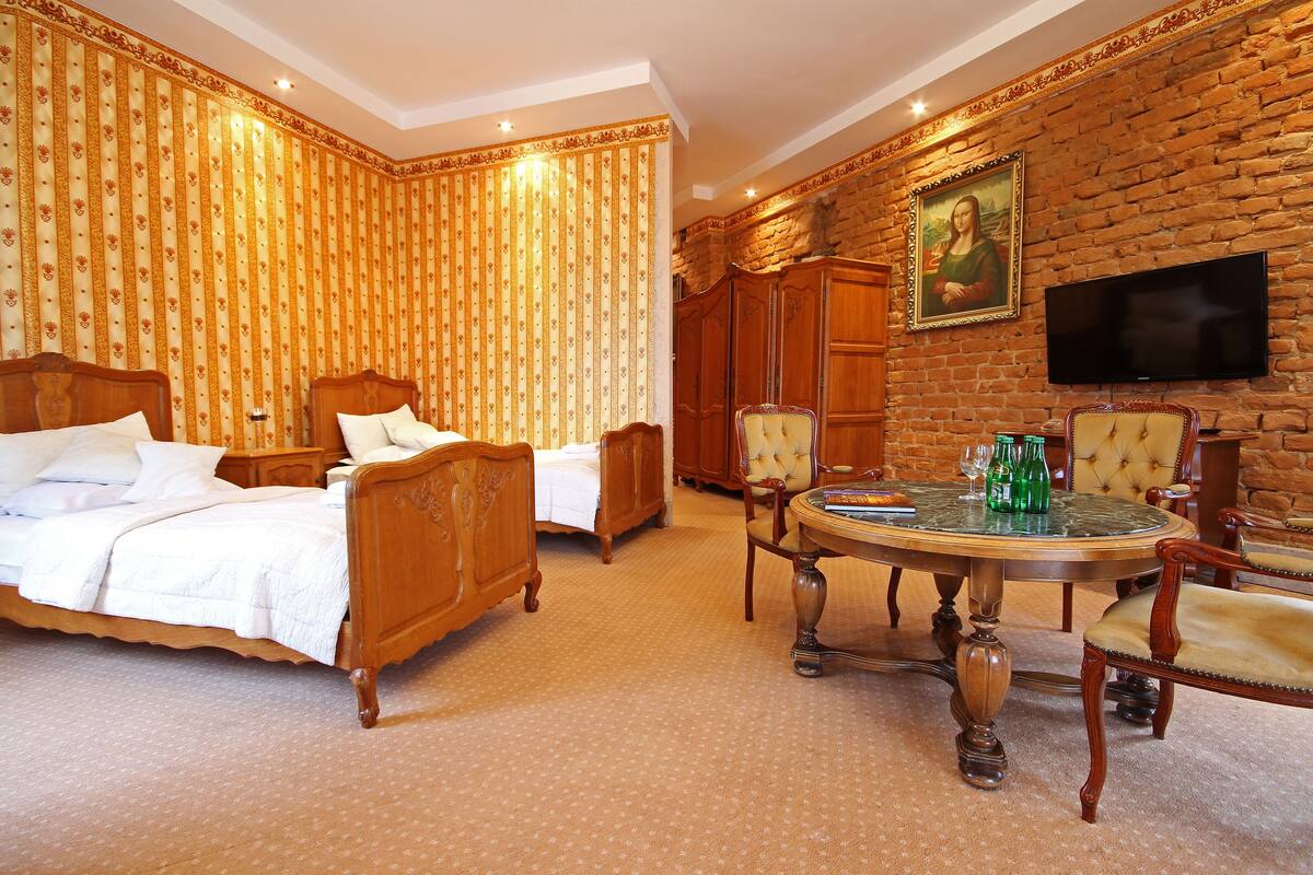 Quadruple Room (Komnata Basztowa)