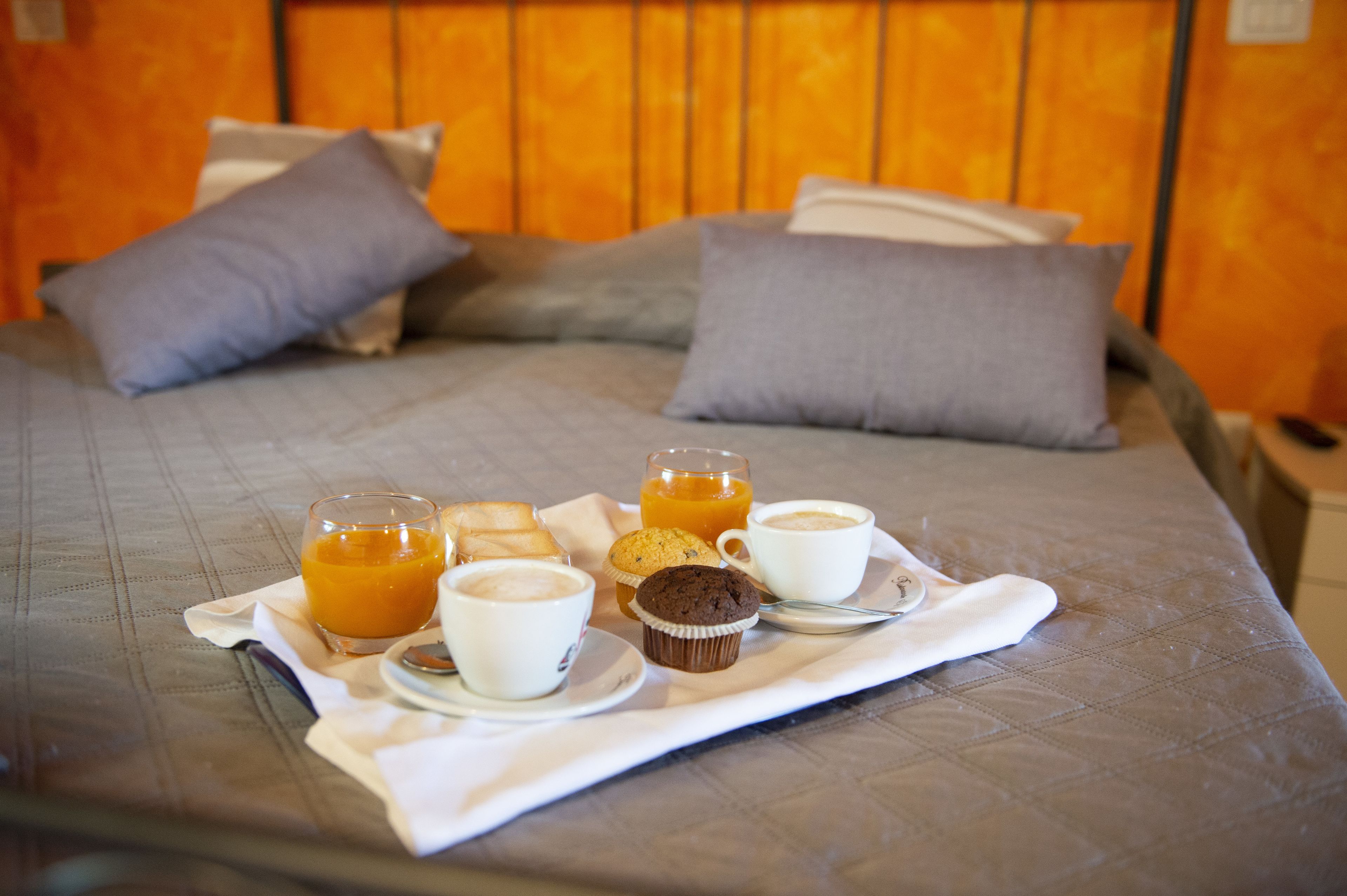 1 bedroom, desk, free wifi, bed sheets