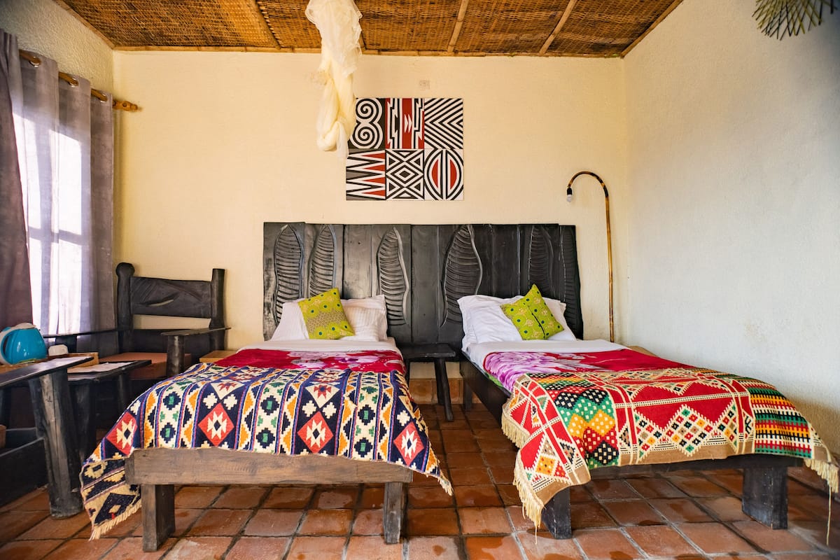 Comfort Twin Room, 2 Single Beds, Non Smoking | Pillow-top beds, in-room safe, iron/ironing board (on request)