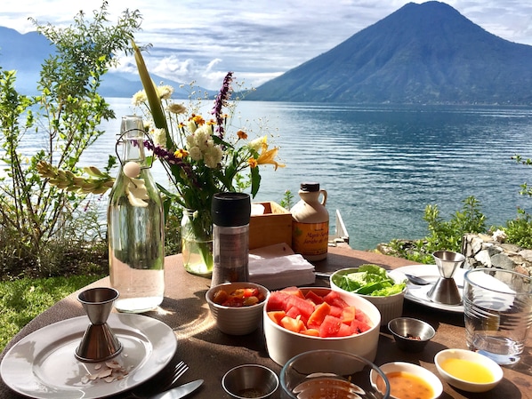 Petit déjeuner préparé sur commande (16 USD par personne)