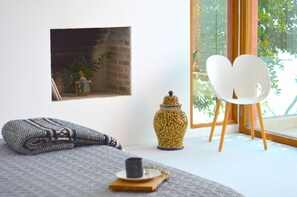 Design kamer, 1 kingsize bed, niet-roken, uitzicht op meer | Uitzicht op het meer