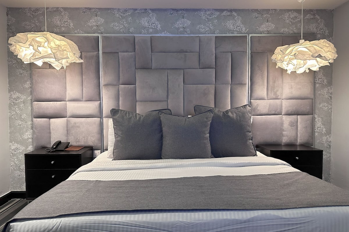 classic studio, accessible | premium bedding, down duvets, in-room safe, desk