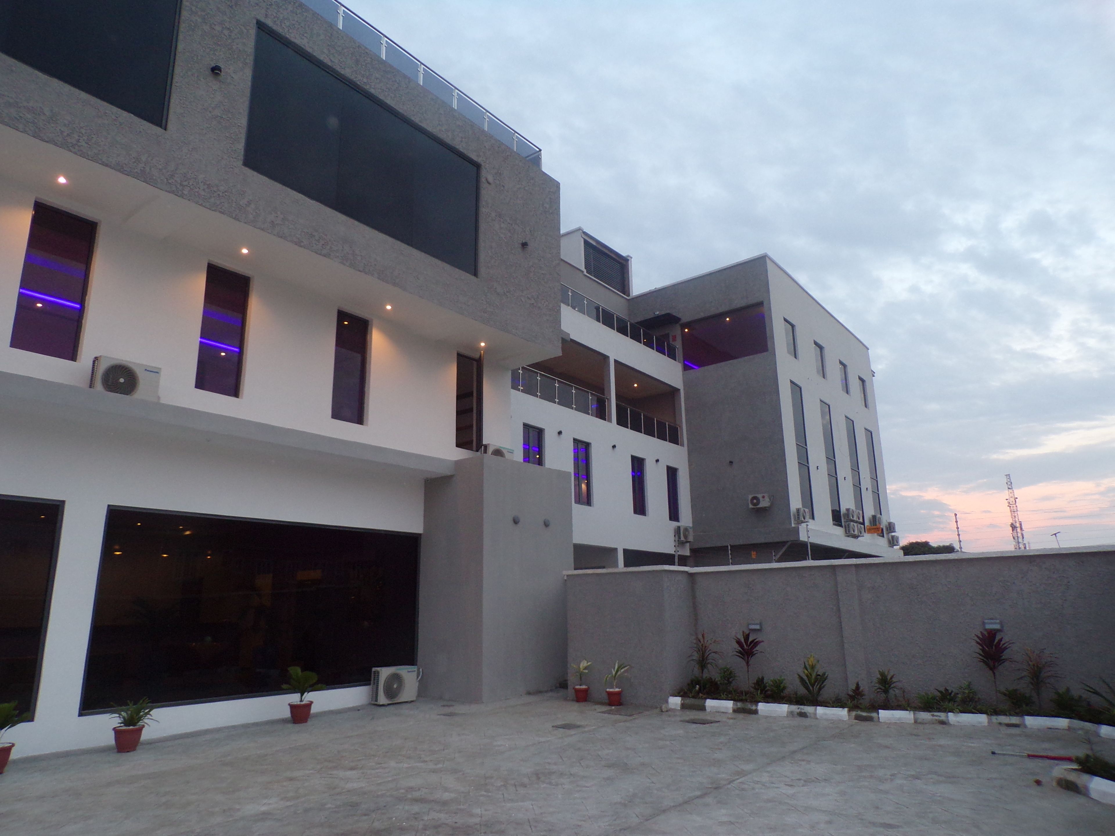 Fachada de la propiedad