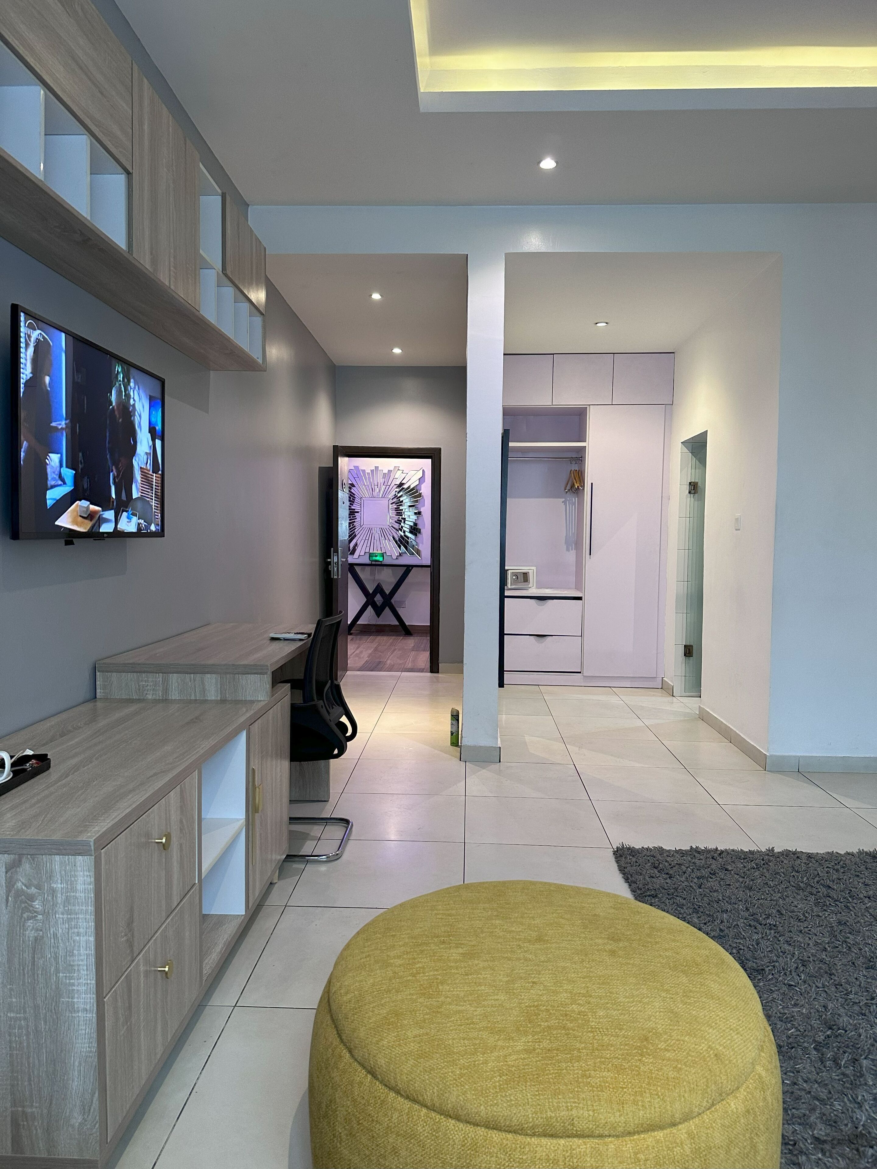 luxury studio suite, accessible | premium bedding, down duvets, in-room safe, desk