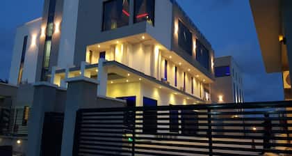 Mayhill Hotel