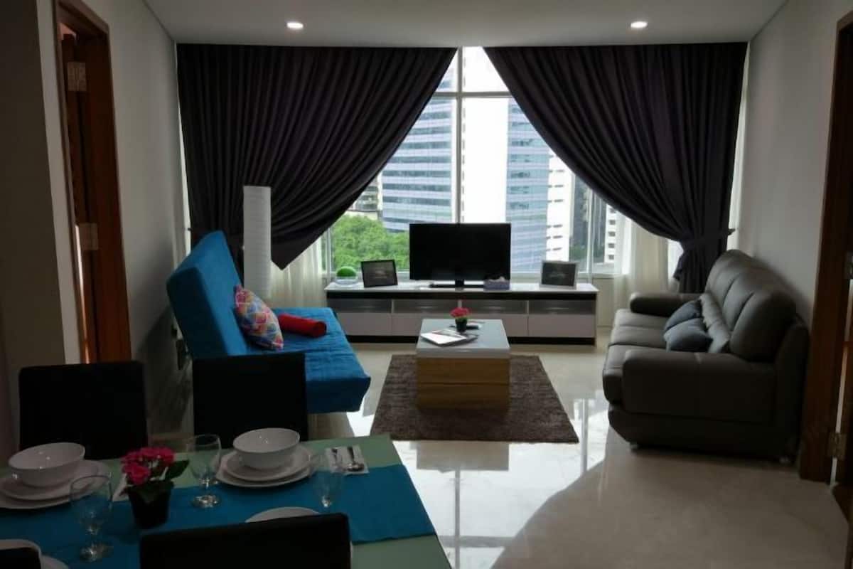 Living area | Flat-screen TV