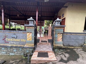 Front of property - Tatak Bunut Villa Nusa Ceningan (Ceningan Island)