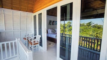 Chambre, 2 chambres, cuisine, vue piscine | 1 chambre, minibar, rideaux occultants, Wi-Fi gratuit