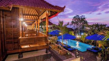 Deluxe Room, Pool Access, Sea View | 1 bedroom, minibar, blackout drapes, free WiFi