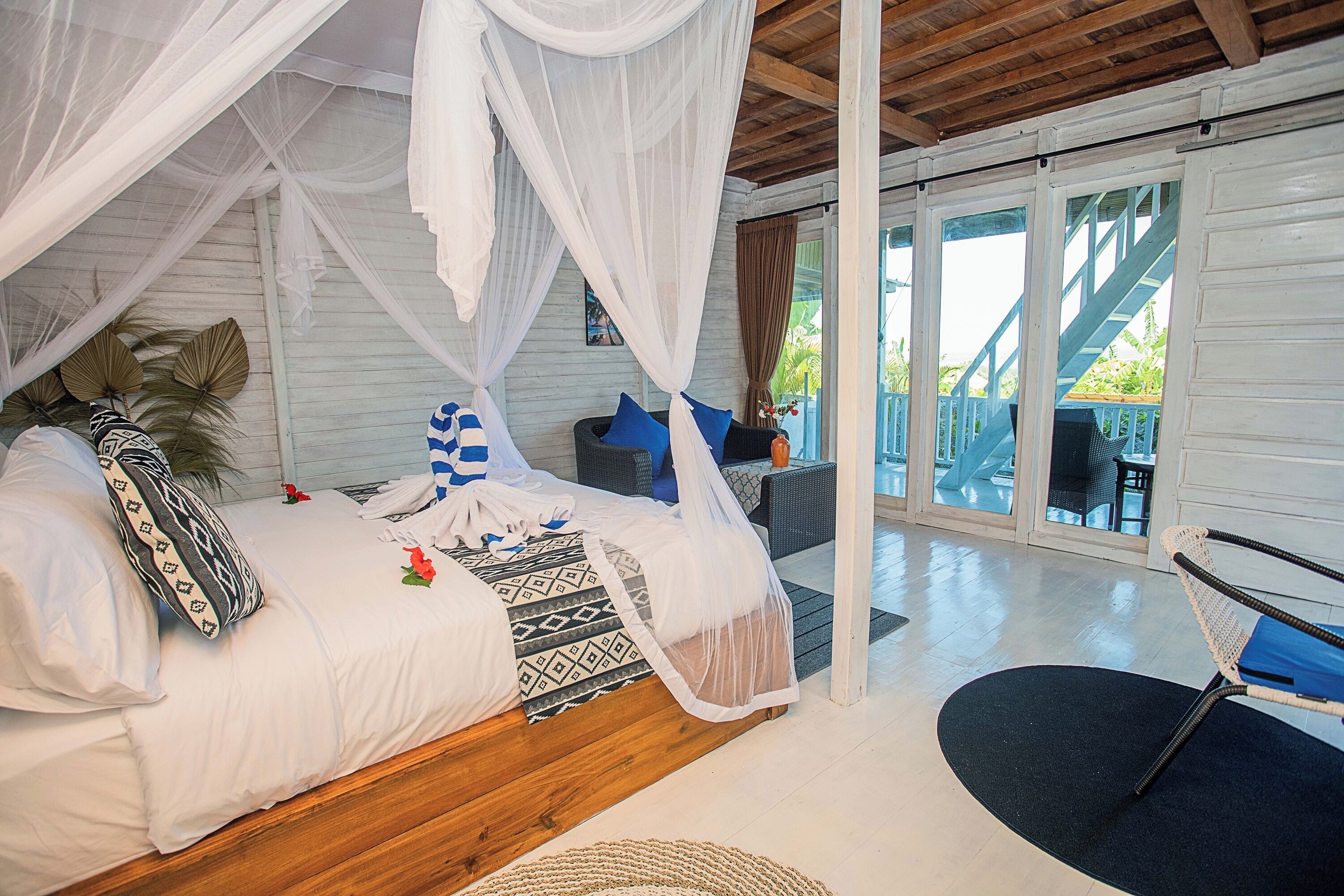 Room, 2 Bedrooms, Kitchen, Pool View