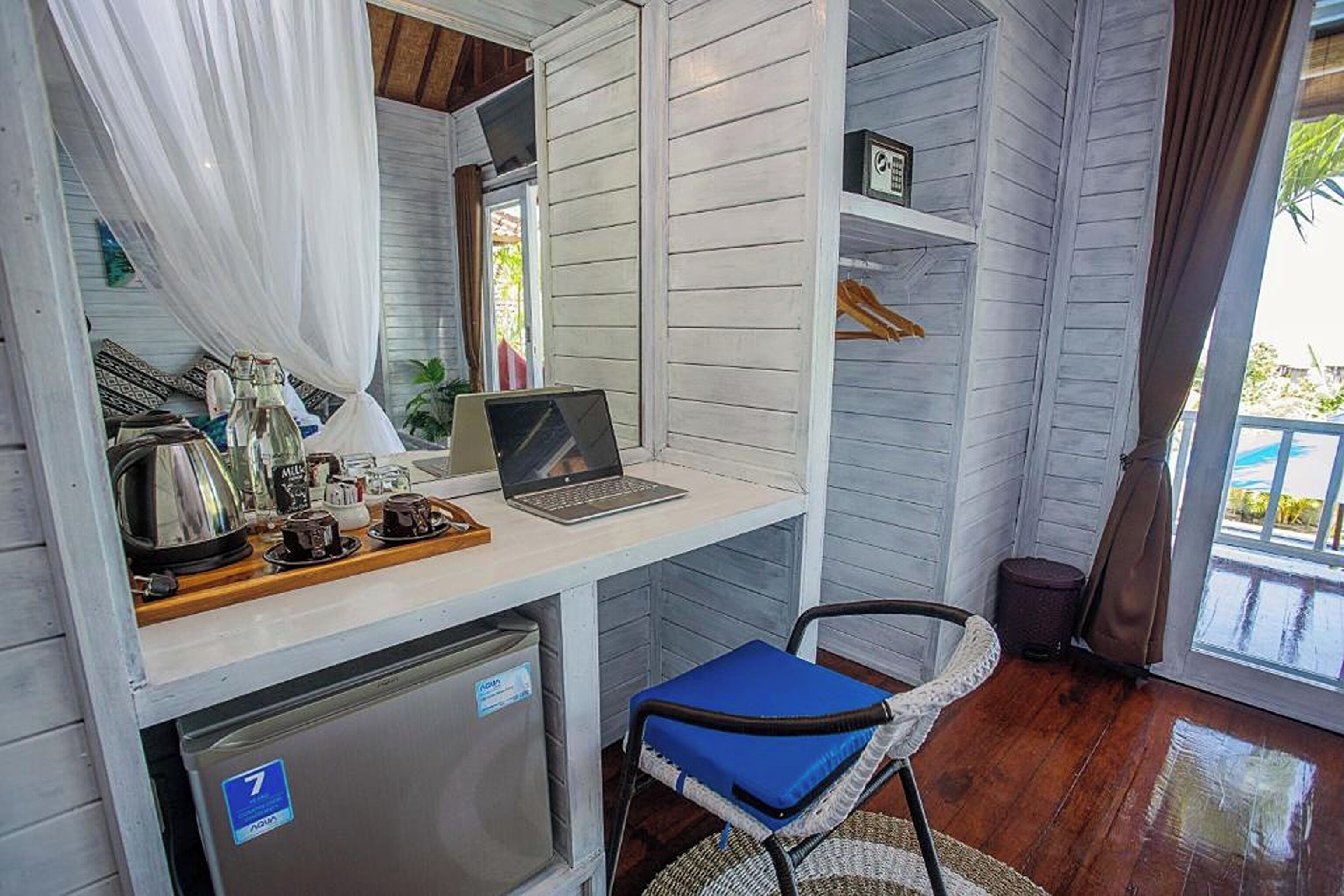 Deluxe Room, Pool Access, Sea View | 1 bedroom, minibar, blackout drapes, free WiFi