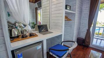 Deluxe Room, Pool Access, Sea View | 1 bedroom, minibar, blackout drapes, free WiFi