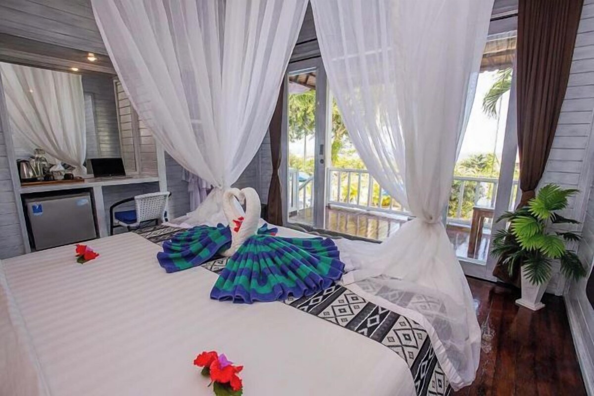 1 bedroom, minibar, in-room safe, desk