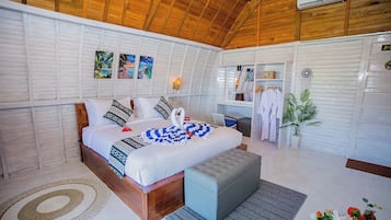 Room, 2 Bedrooms, Kitchen, Pool View | 1 bedroom, minibar, blackout drapes, free WiFi