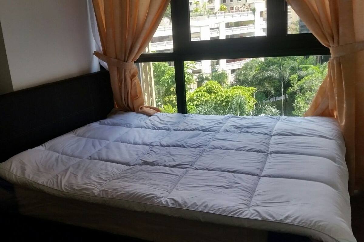 Desk, blackout drapes, iron/ironing board, free WiFi