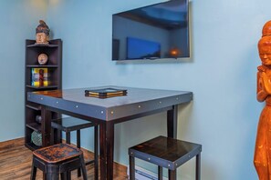 Deluxe Triple Room, Multiple Beds, Non Smoking