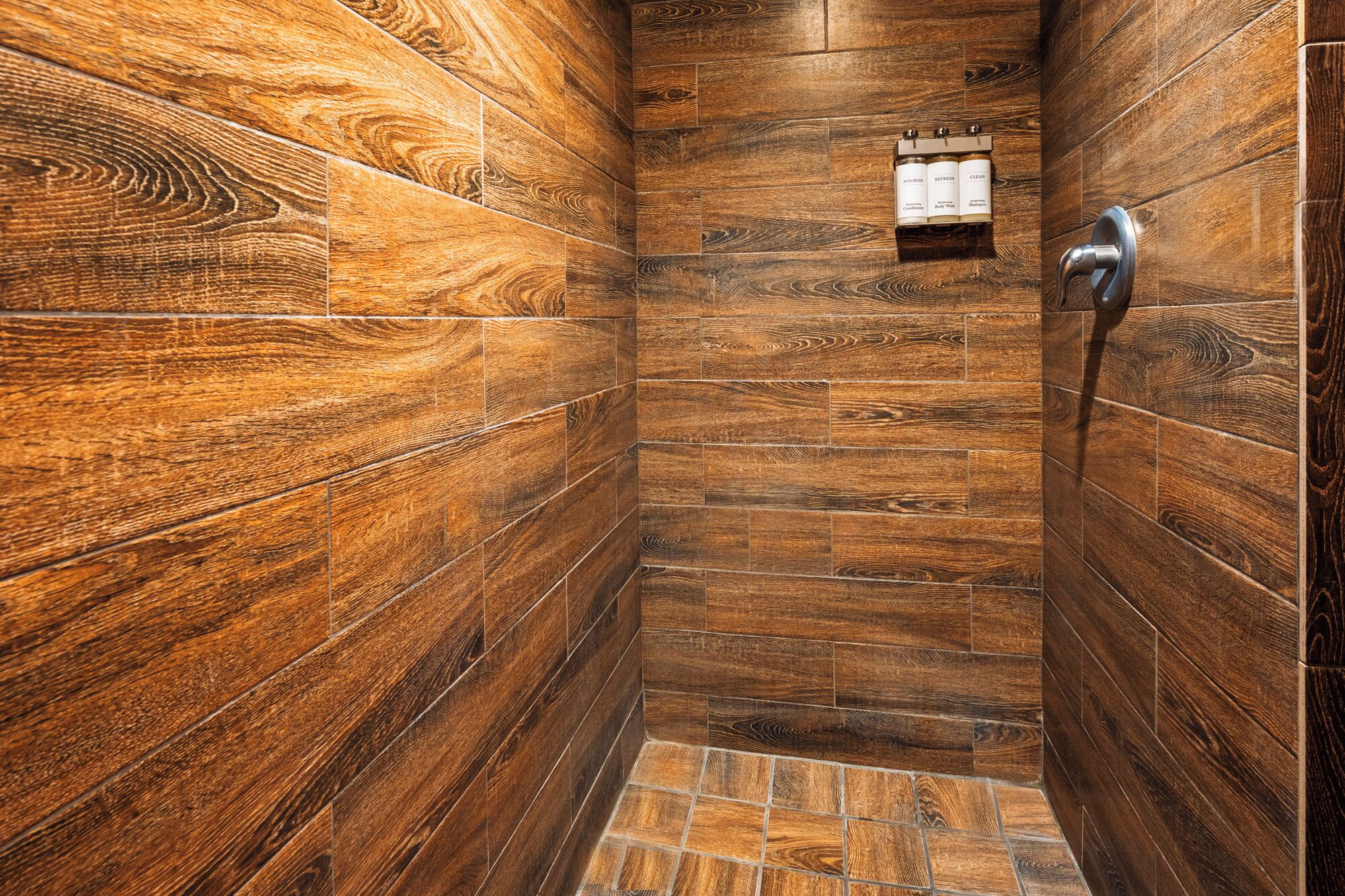 deluxe double room, multiple beds, non smoking | 1 bedroom, in-room safe, individually decorated, individually furnished