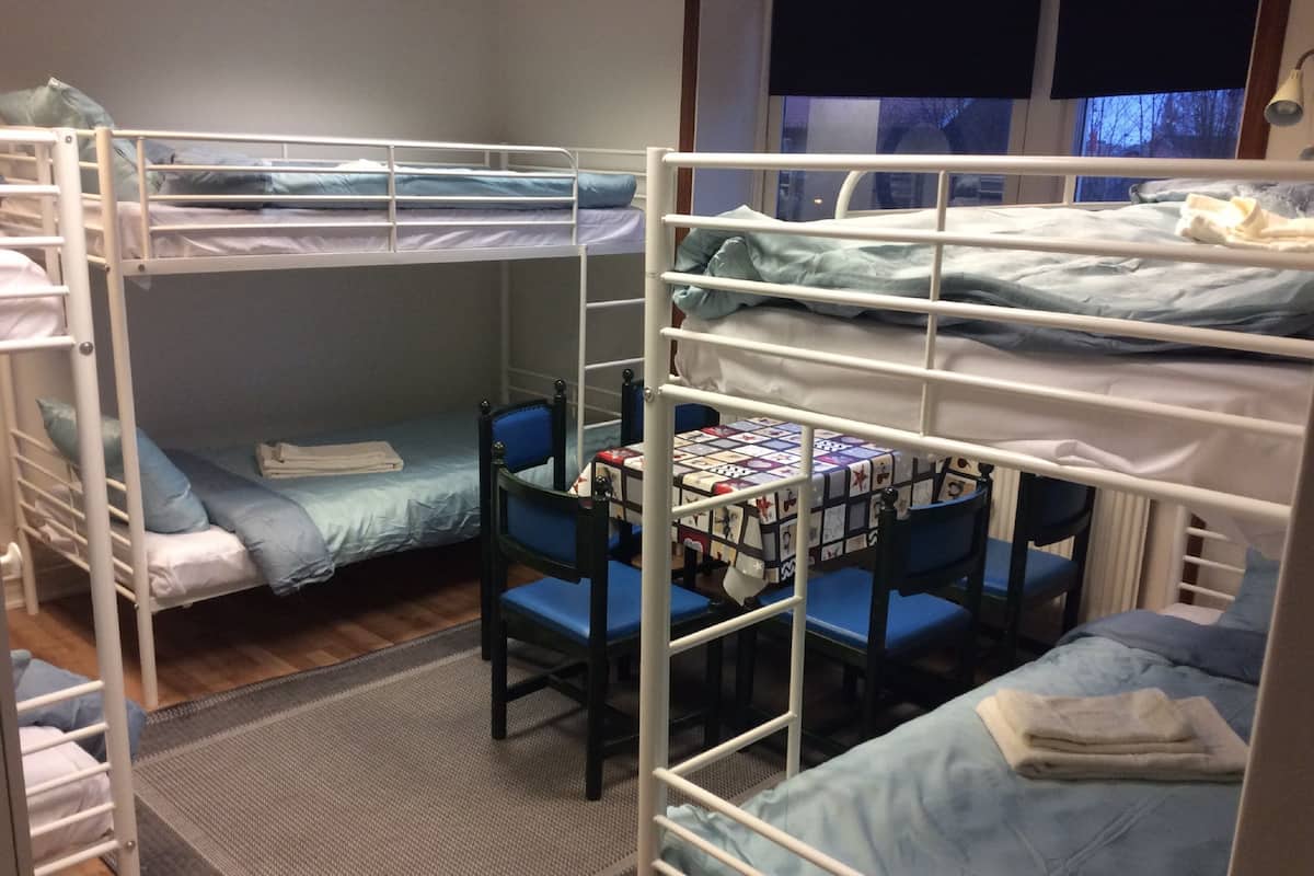 Family Room | WiFi (free), bed sheets
