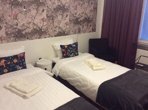 Standard Twin Room | Free WiFi, bed sheets - Mora City B&B (Mora)