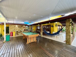 Outdoor dining - HOUSE COAST OF SUN-BERTIOGA 3 SUITES 3WC PISC. 2 LAVABO- 200 MTS BEACH / WIFI (Bertioga)