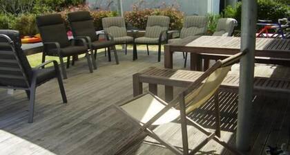 Character beach bach