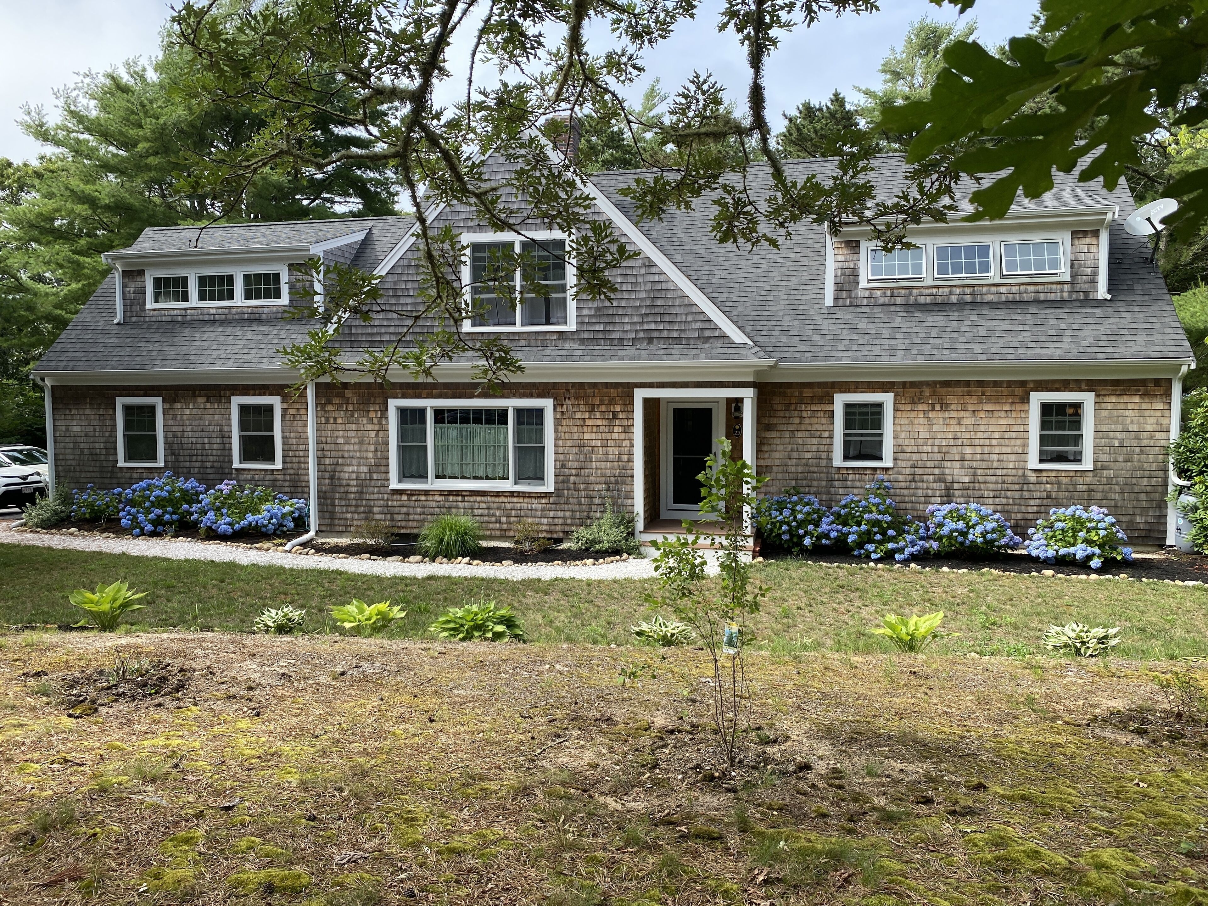 Perfectly located, with central AC. 3BR, sleeps 6-8