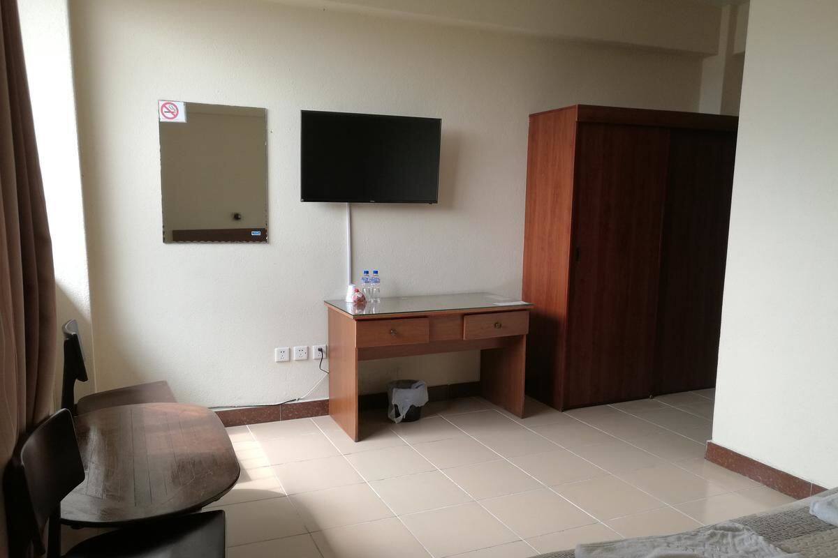 Chambre Simple Affaires, 1 très grand lit, non-fumeur, vue ville